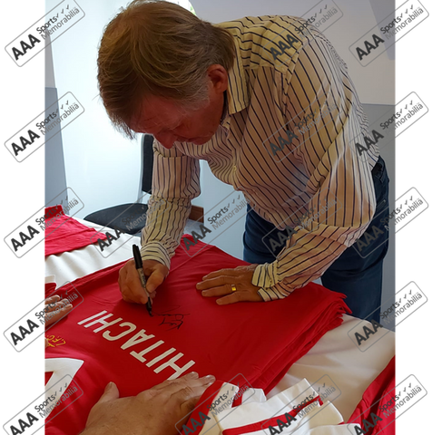 Kenny Dalglish 1979 Liverpool Red Home Shirt in Deluxe Classic Frame