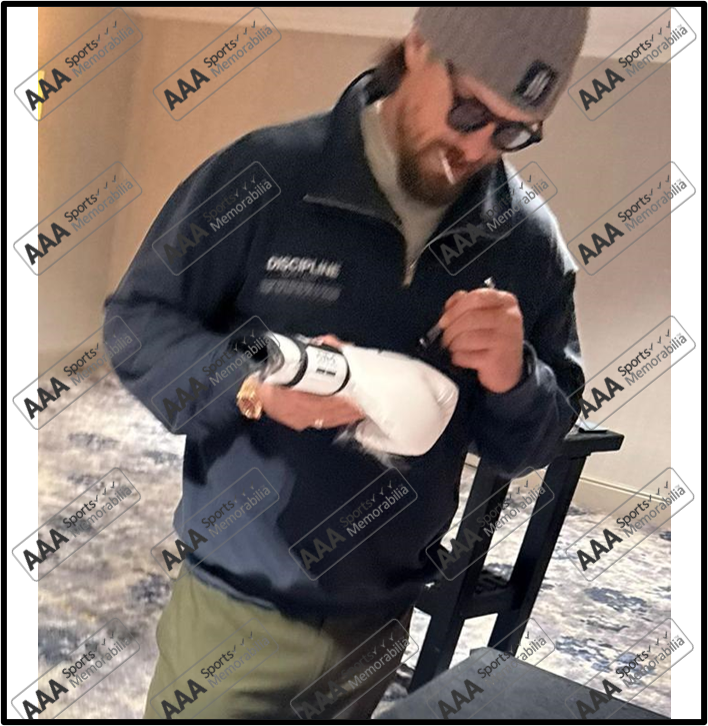 Oleksandr Usyk Hand Signed White RIVAL Boxing Glove in Deluxe Acrylic Display Case