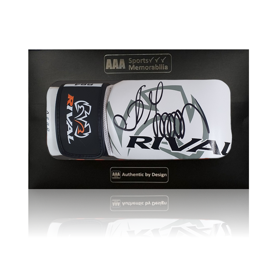 Oleksandr Usyk Hand Signed White RIVAL Boxing Glove in AAA Gift Box