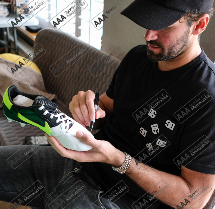 Alisson becker hot sale football boots