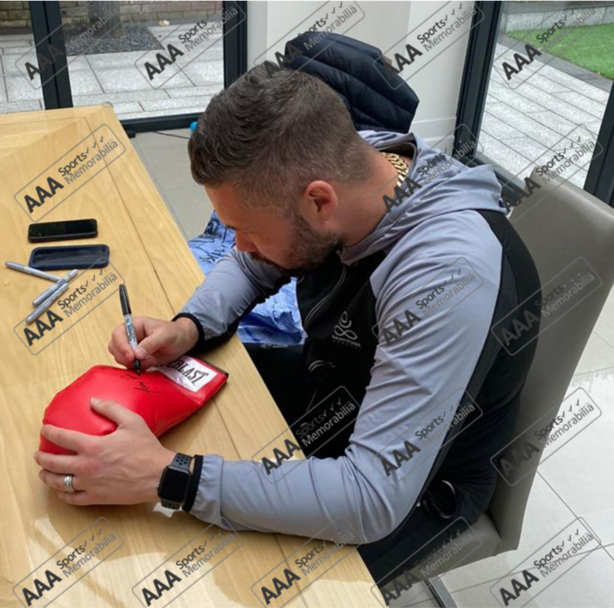 Tony Bellew Hand Signed Red Everlast Boxing Glove in Deluxe Classic Dome Frame