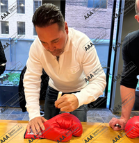 Oscar De La Hoya Signed RED Everlast Boxing Glove In Deluxe Acrylic Display Case