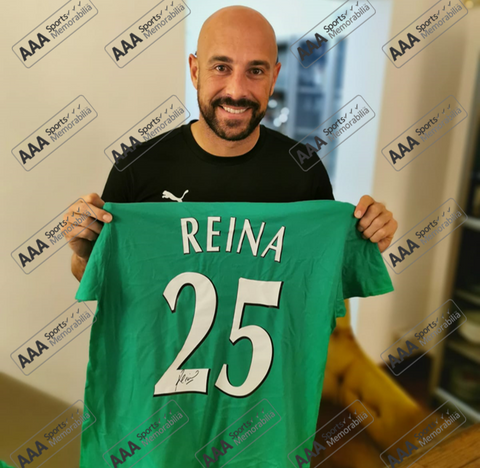 Pepe Reina Hand Signed #25 Presentation Shirt in Deluxe Classic Frame